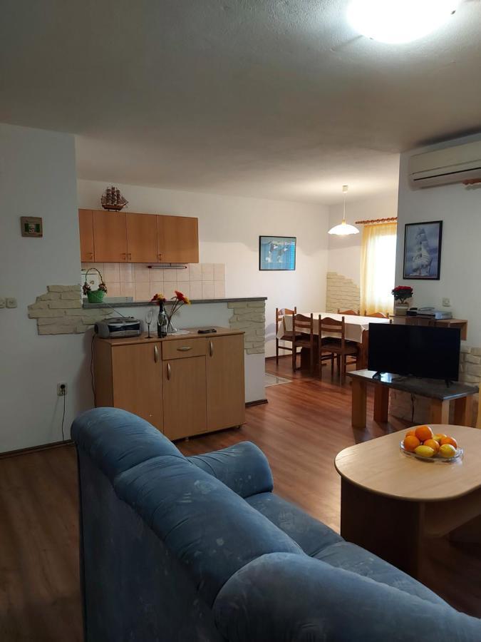 Apartmani Tatjana オクルグ・ゴルニ エクステリア 写真