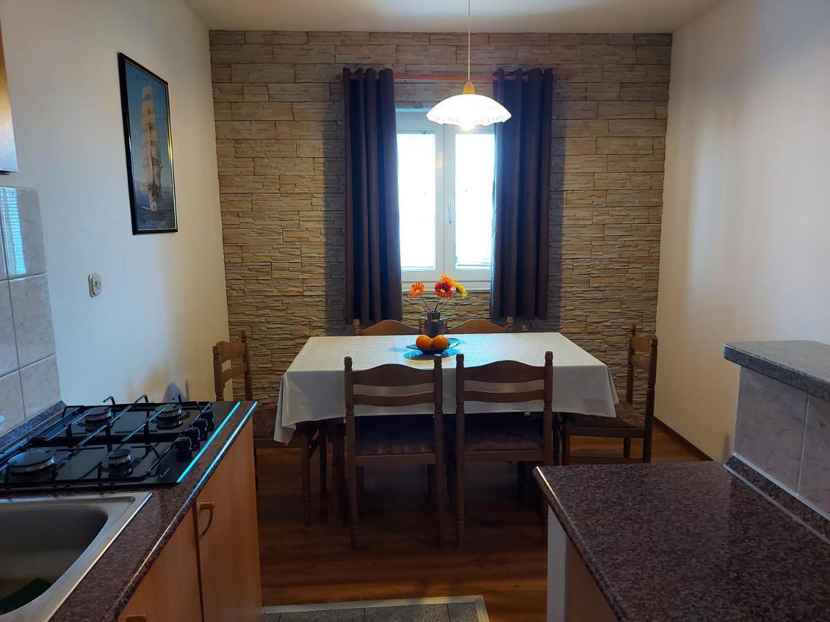 Apartmani Tatjana オクルグ・ゴルニ エクステリア 写真