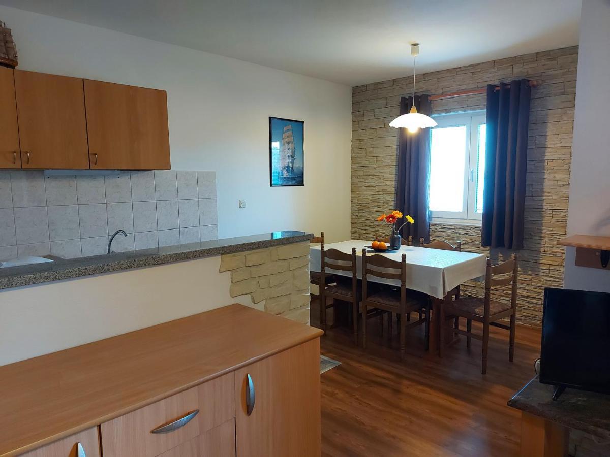 Apartmani Tatjana オクルグ・ゴルニ エクステリア 写真